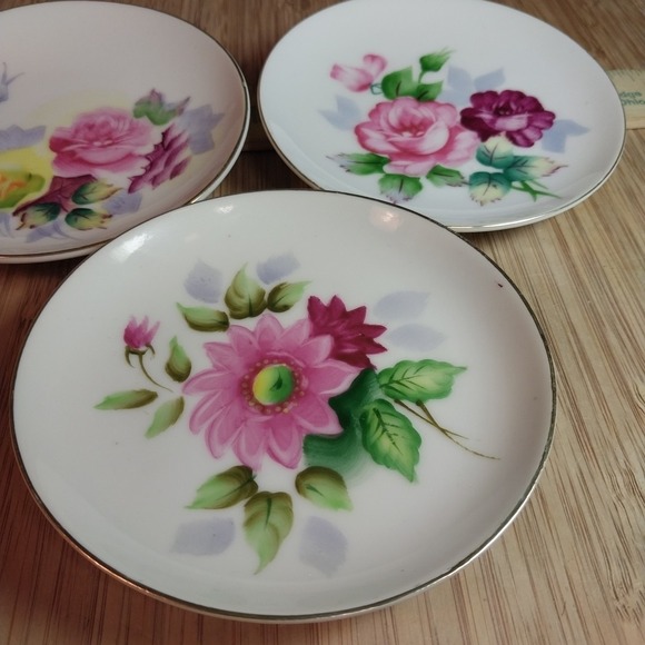 Occupied Japan Handpainted 4" Floral Decorative Set/3 Plates, Trinket Dish Hangs - Picture 5 of 14